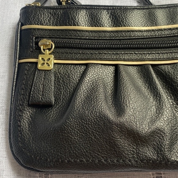 Relic small black crossbody bag with multiple pockets. - Picture 3 of 17